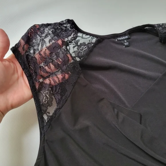 TORRID Like New Sleeveless Top Lace Detailing Sz 5/5X - Picture 7 of 12